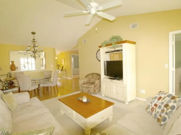 1336 Churchill Cir APT 202, Naples, FL 34116