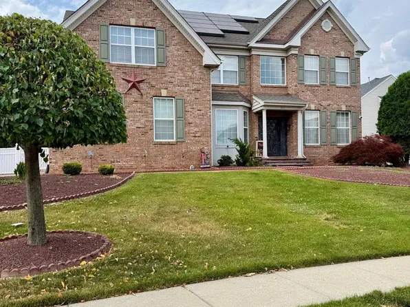 501 Larzelere Rd, Bensalem, PA 19020