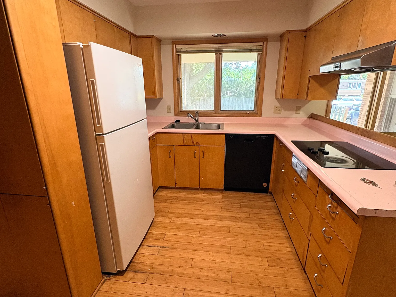 3 bed, 1610 sqft, $1,650 — Photo 3