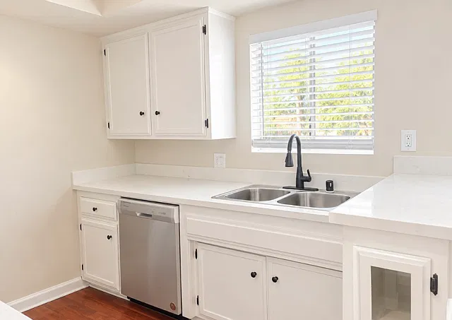 1 bed, 690 sqft, $2,395 — Photo 2