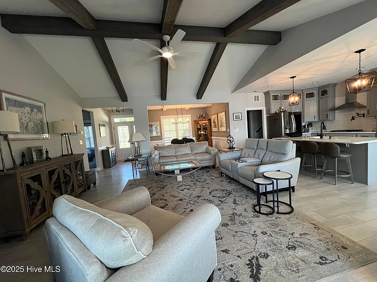 127 Shaw Dr — Photo 10