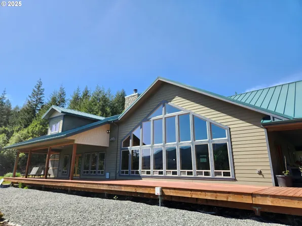 97425 N Bank Rogue River Rd, Gold Beach, OR 97444