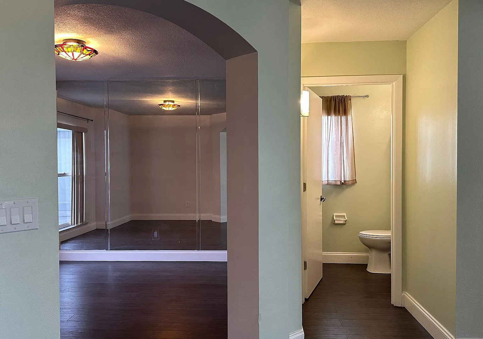 Spacious 4BR/2.5BA Home with Screened Pool & 2-Car Garage — Photo 3