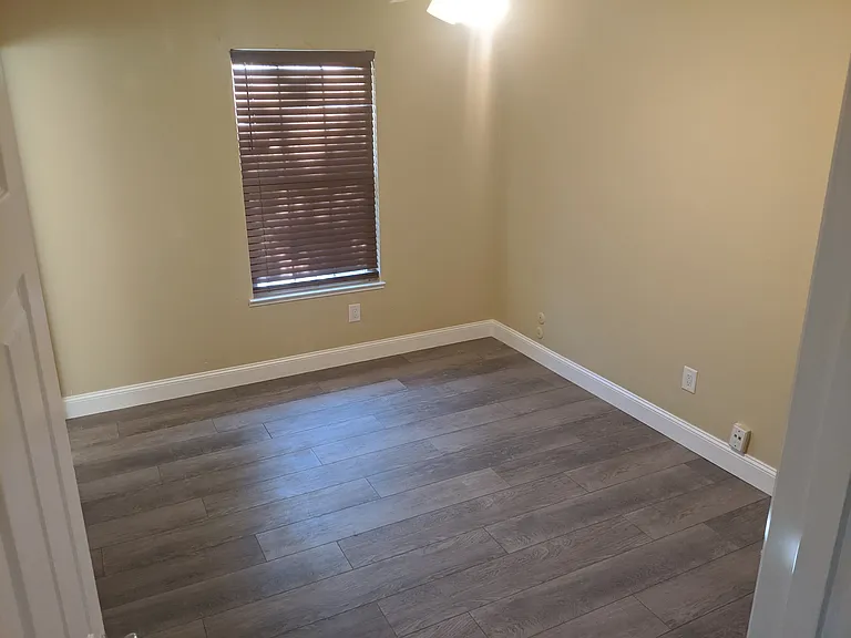4201 Chalmer Ct — Photo 7