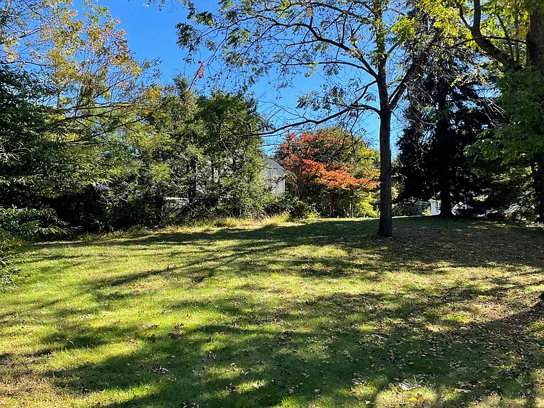 7 Castle Dr — Photo 15