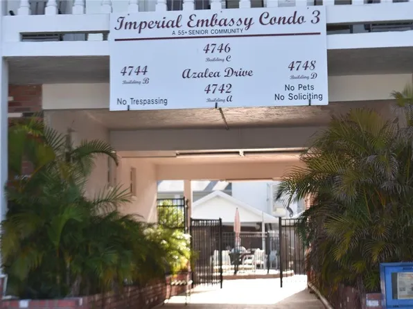 4746 Azalea Dr APT 208C, New Pt Richey, FL 34652