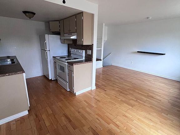 2nd image of 794 W Cleveland Cir