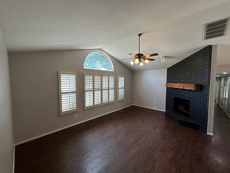 525 Ridgecrest Rd — Photo 14