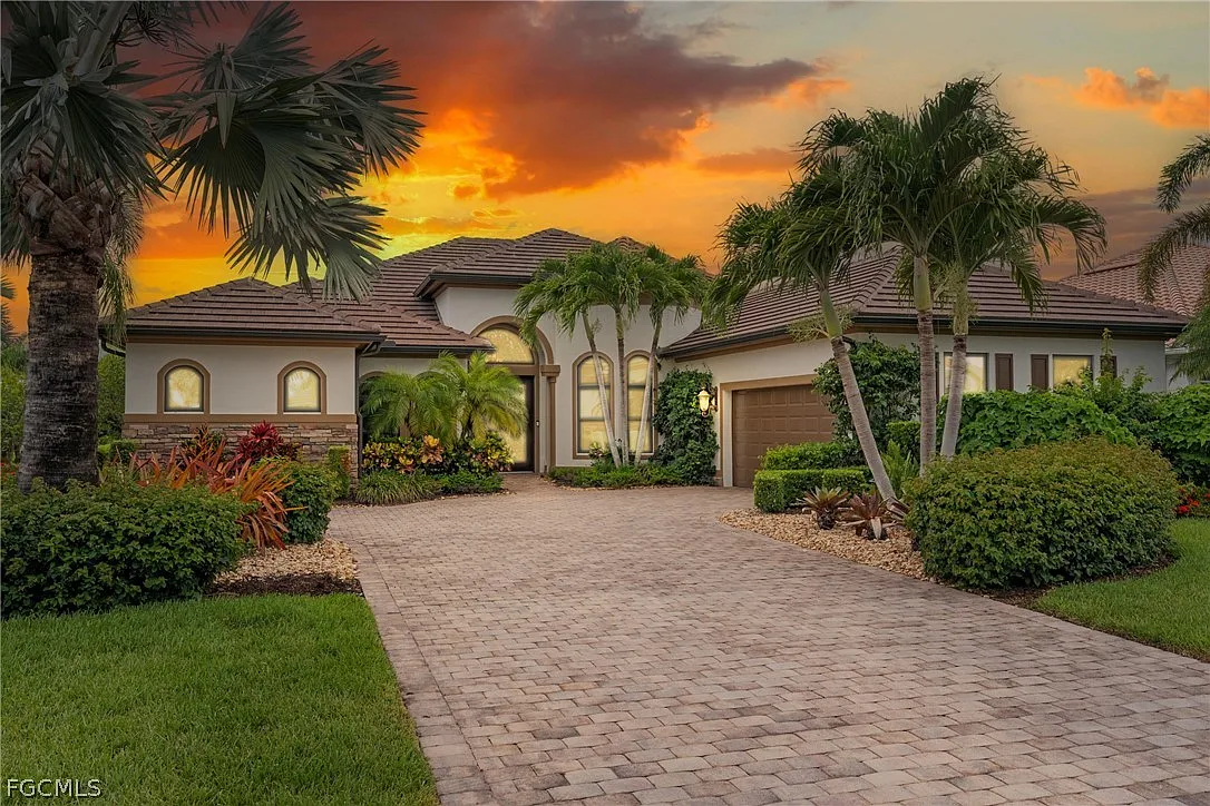4 bed, 3.0 bath, 3093 sqft, $19,500 — Photo 1