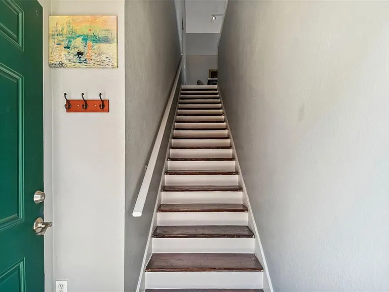 10462 White Lake Ct — Photo 2