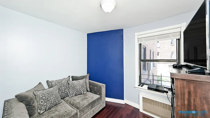 Sold by Moda Realty | media 13