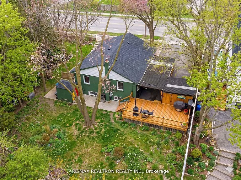 757 Srigley St — Photo 15
