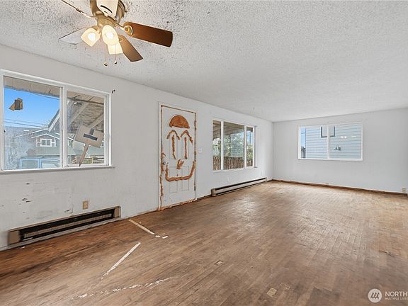 3rd image of 11630 Center Road