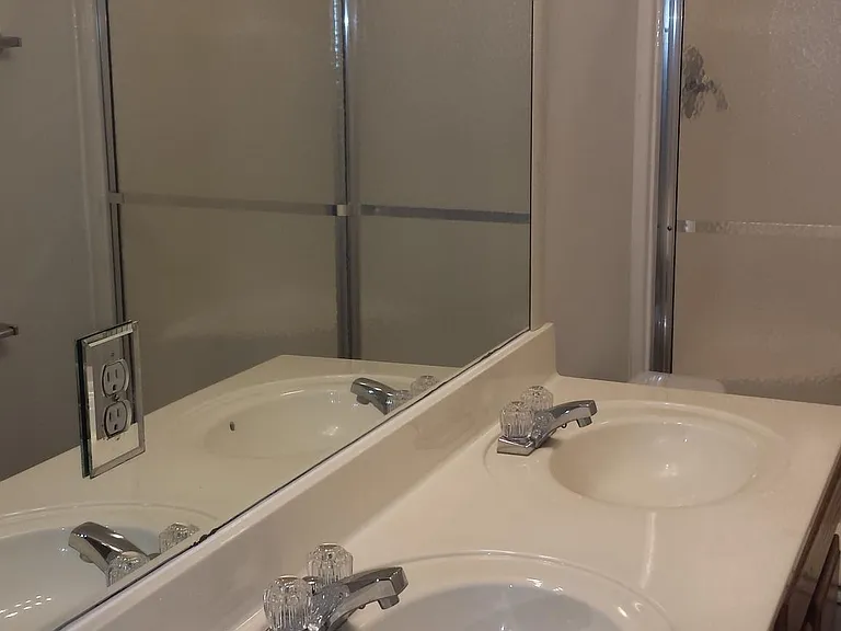 137 Rockyreef Cir — Photo 41