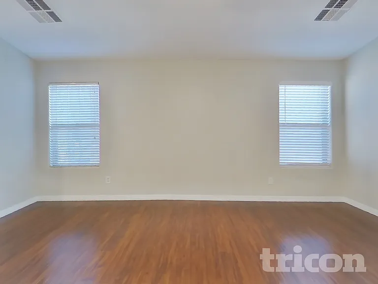 34527 N Karan Swiss Cir — Photo 2