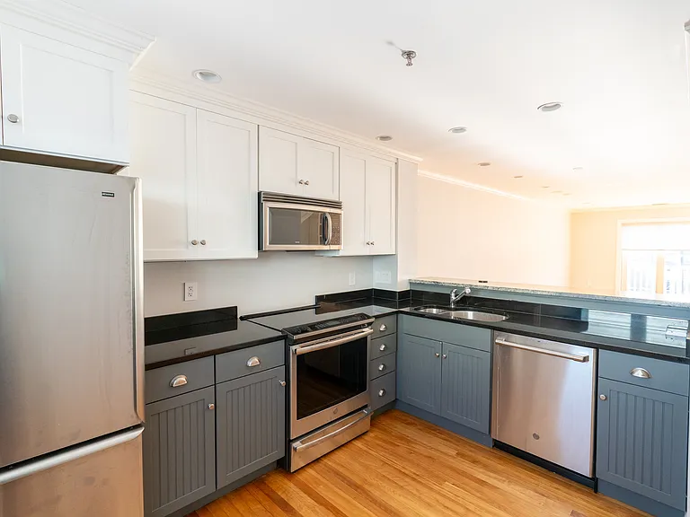 606 Chandlers Wharf — Photo 6