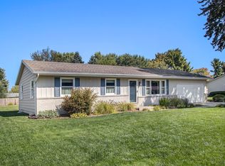 27427 Bittersweet Ln, Elkhart, IN 46514