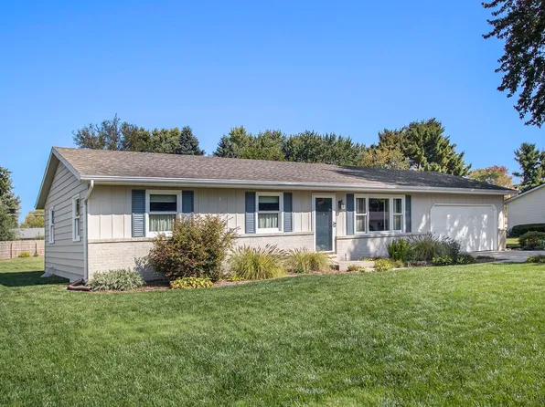 27427 Bittersweet Ln, Elkhart, IN 46514