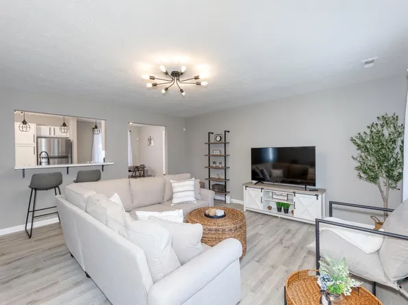 8126 Xenia Dr, Indianapolis, IN 46227