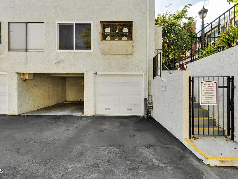 19431 Sherman Way #6 — Photo 24