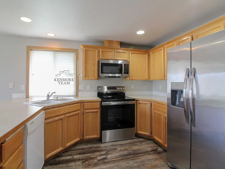 4215 Cochins Ln — Photo 5