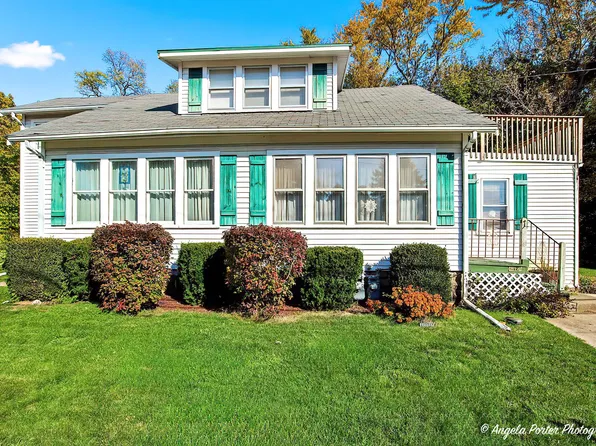 814 N River Rd, McHenry, IL 60051