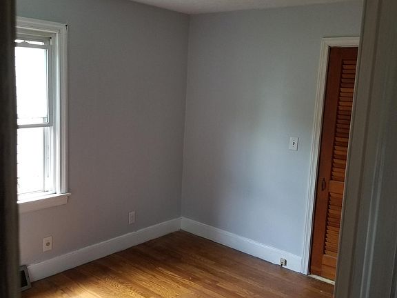 1st floor bedroom #2 - approx 9 x 11