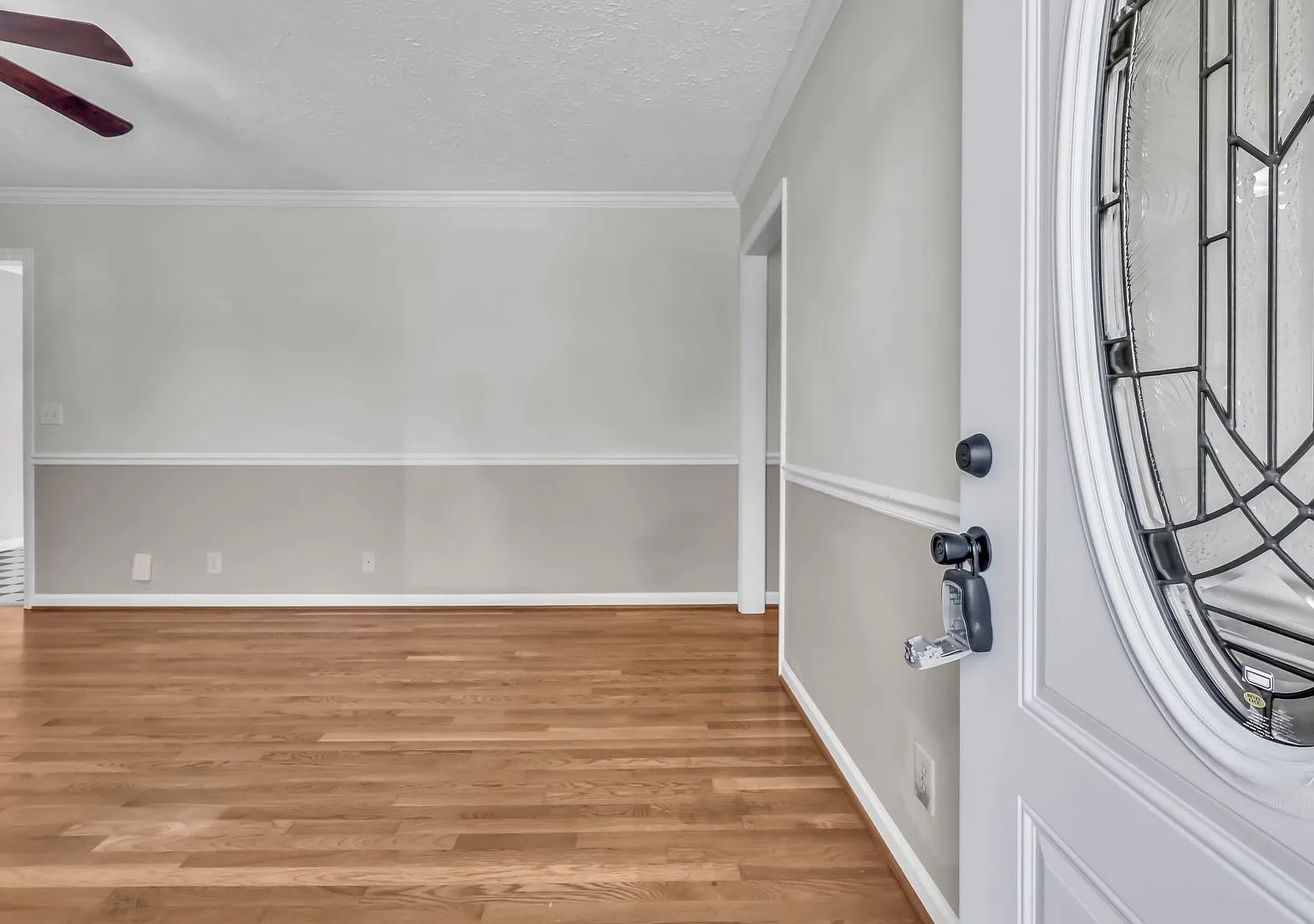 3 bed, 2.0 bath, 1347 sqft, $1,525 — Photo 3