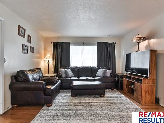 3rd image of 1007 Durand Dr
