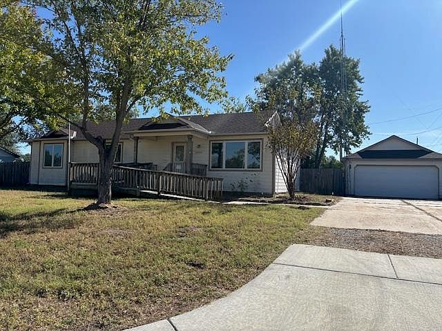 1st image of 1015 W Hollywood Dr