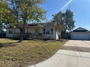 1015 W Hollywood Dr, Wichita, KS 67217
