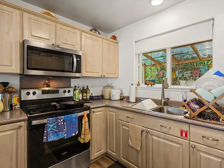222 Hiolani St — Photo 9