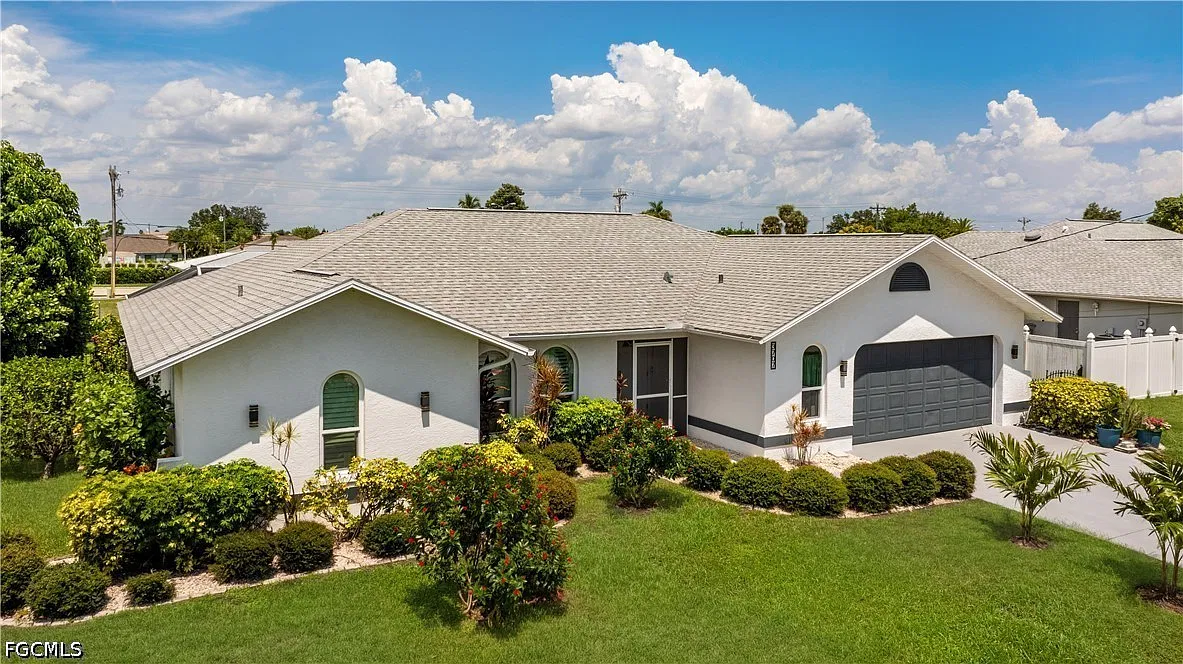3 bed, 2.0 bath, 2031 sqft, $4,500 — Photo 1