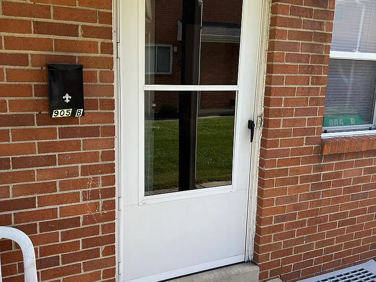 905 N Meadows Ct #D — Photo 29