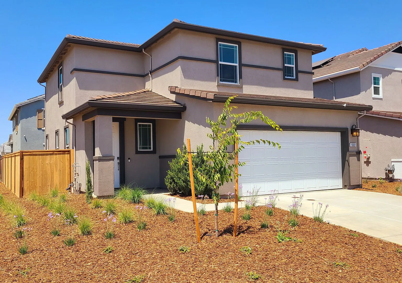 Beautiful Brand New Construction / Single Family Home w/ Solar! — Photo 1