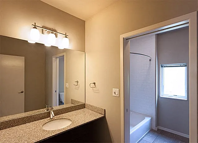 11805 Euclid Ave — Photo 3