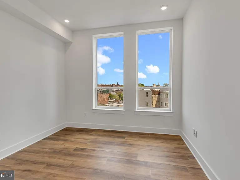 2214 N Front St #204 — Photo 12