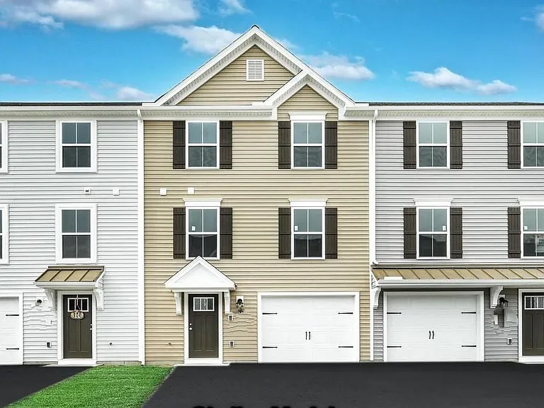8151 Lenker Dr — Photo 1