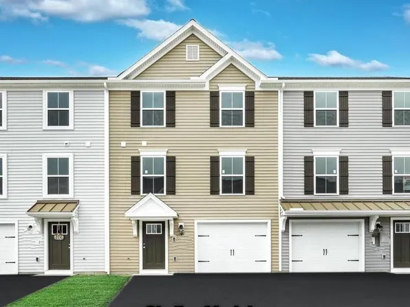 8151 Lenker Dr, Harrisburg, PA 17112
