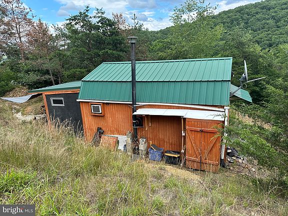 3rd image of 67 Frenchburg Estates Dr