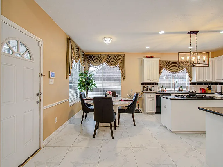 12427 Shadycrest Dr — Photo 17