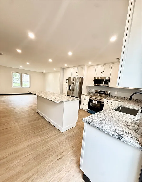 3 bed, 3.0 bath, 1730 sqft, $3,600 — Photo 3