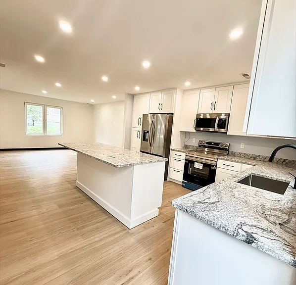 35 Greendale Ave #A — Photo 5