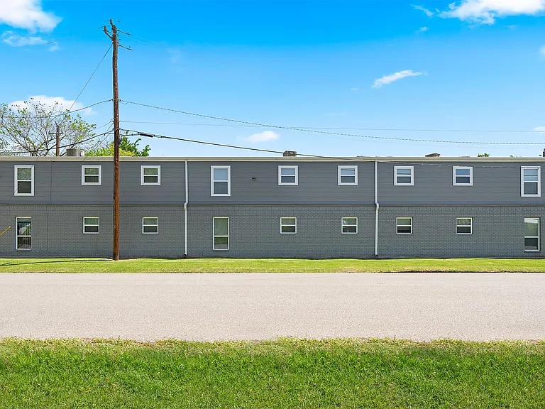 6403 Sloan St #1 — Photo 36