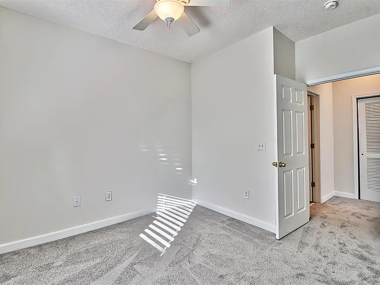 604 Heathrow Dr #1102 — Photo 11