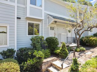 86 Silo Cir, Riverside, CT 06878