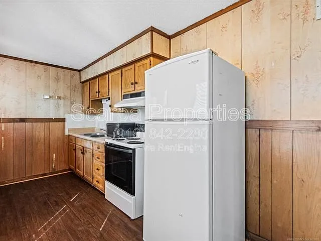 113 SE Delaware Ave — Photo 5