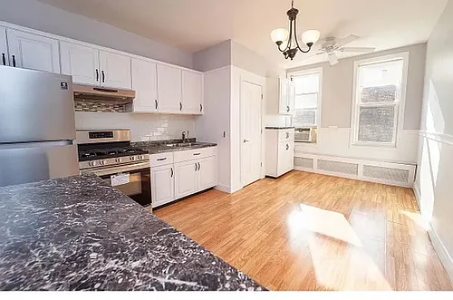 4-84 Grandview Ave #2R Photo 1