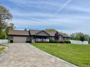 815 Sugden Lake Rd, White Lake, MI