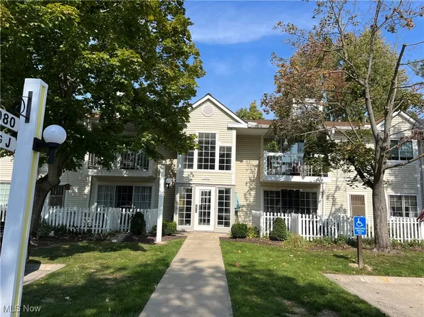2980 S Bay Dr APT J8, Westlake, OH 44145